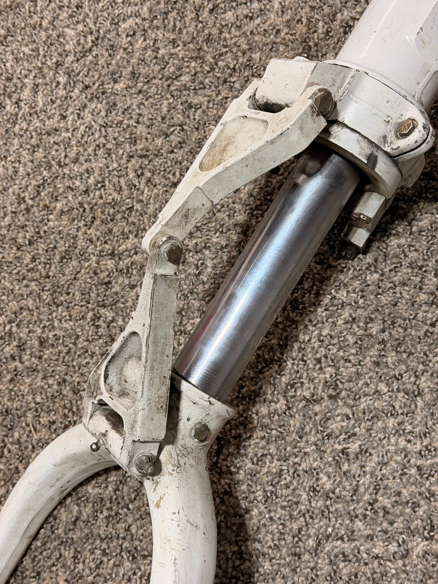 5750039 AeroCommander 500B Nose Landing Gear Steerable