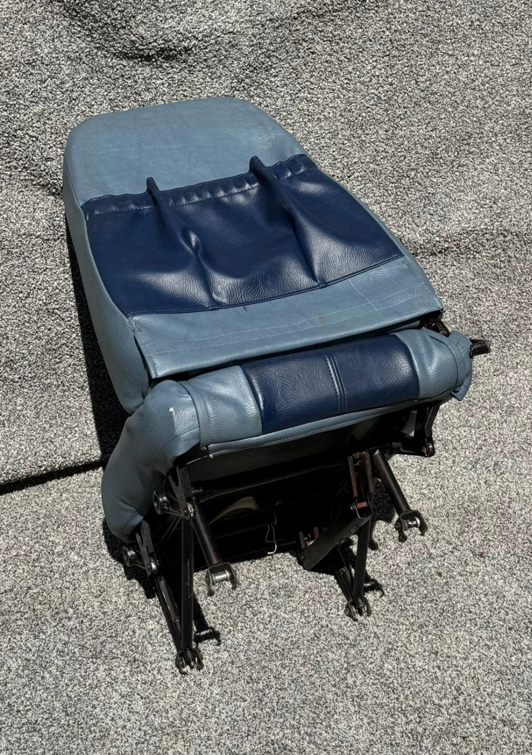 P/N 74500-26 PA 34 200 Pilot Seat