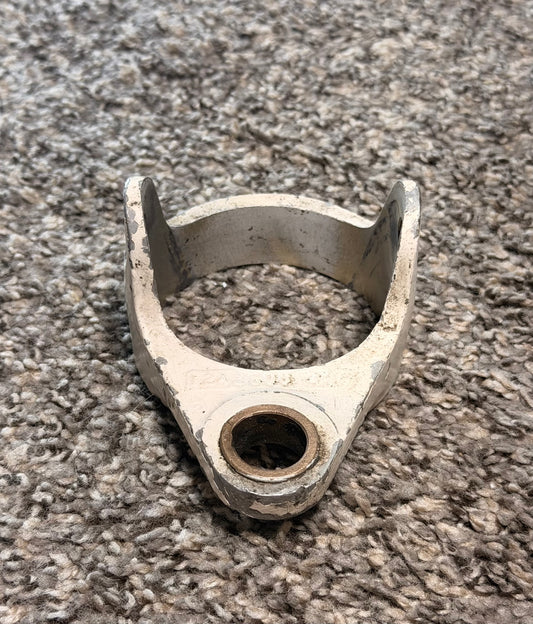 1243608-495 Cessna 206 Collar Upper Trunnion Assy