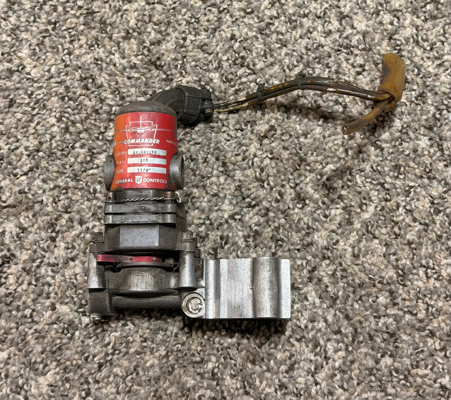 Aero Commander 500B Slider Fuel Shutoff Valve Assembly