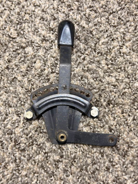 2113253-1 Cessna T210N Cowl Flap Lever Assy