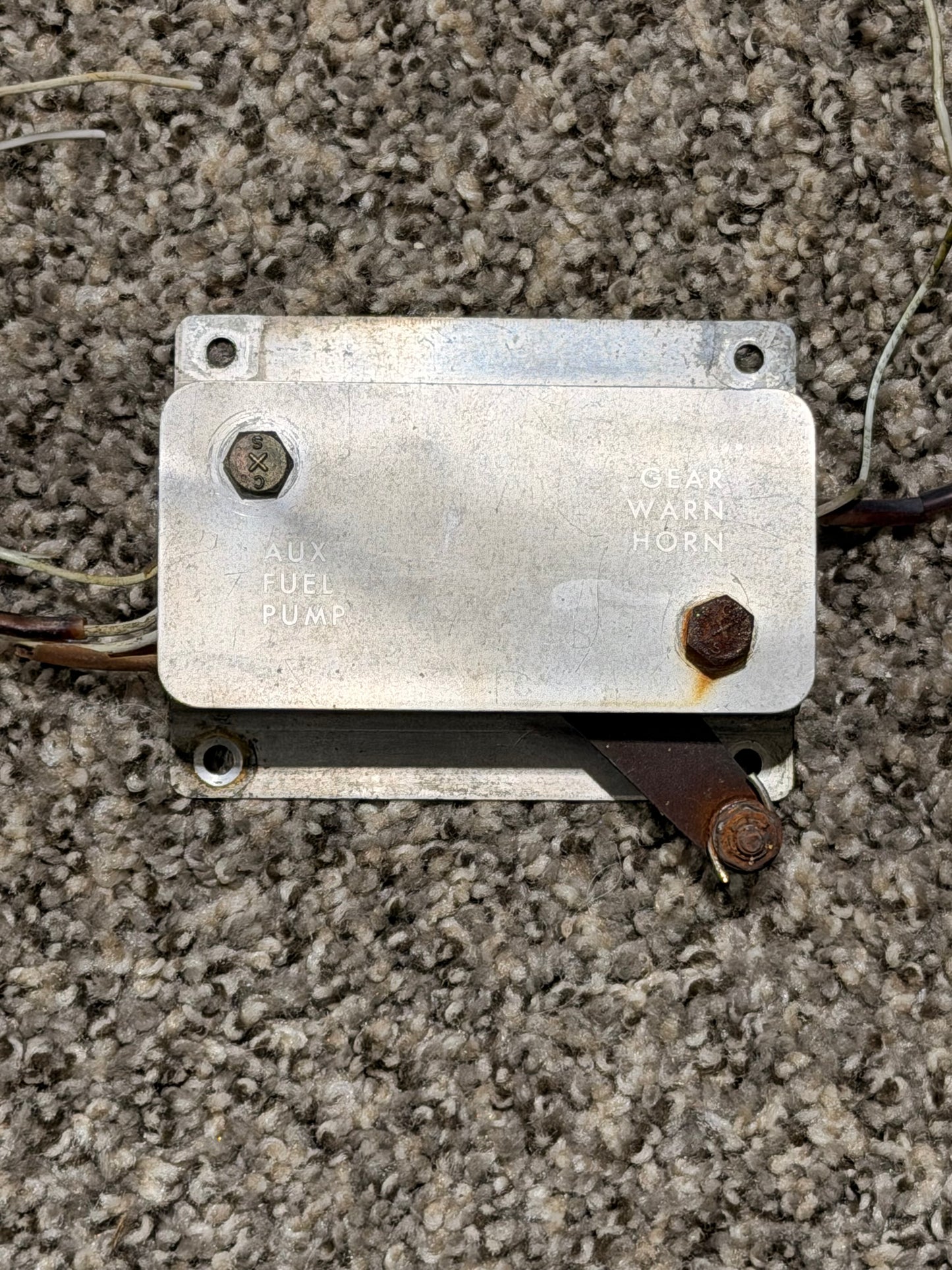 1270727-1 Cessna T210N Gear Warning And Fuel Pump Switch
