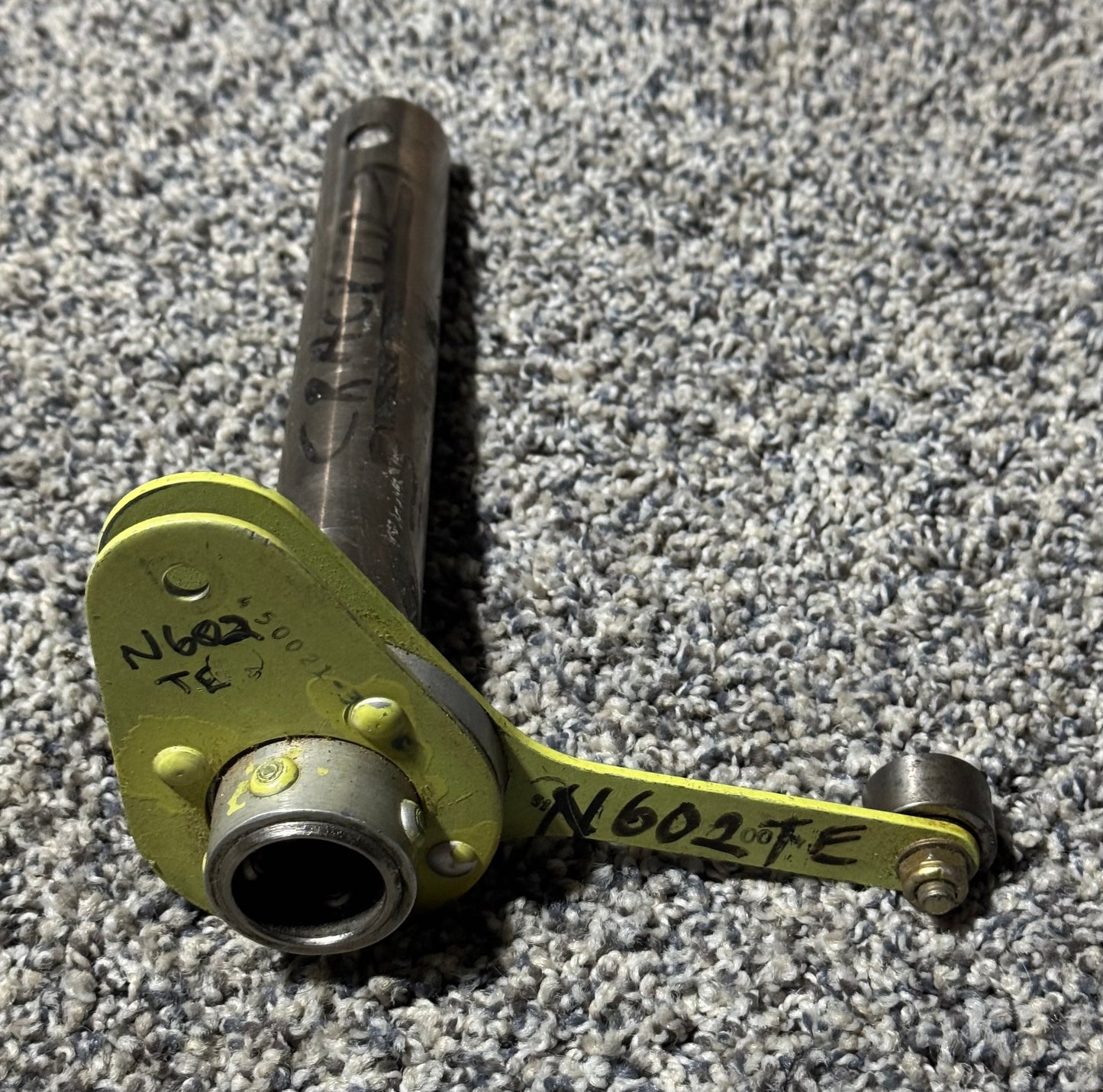 450022-001 AeroStar 601P Shaft & Arm Nose Gear Drag Link (CRACKED)