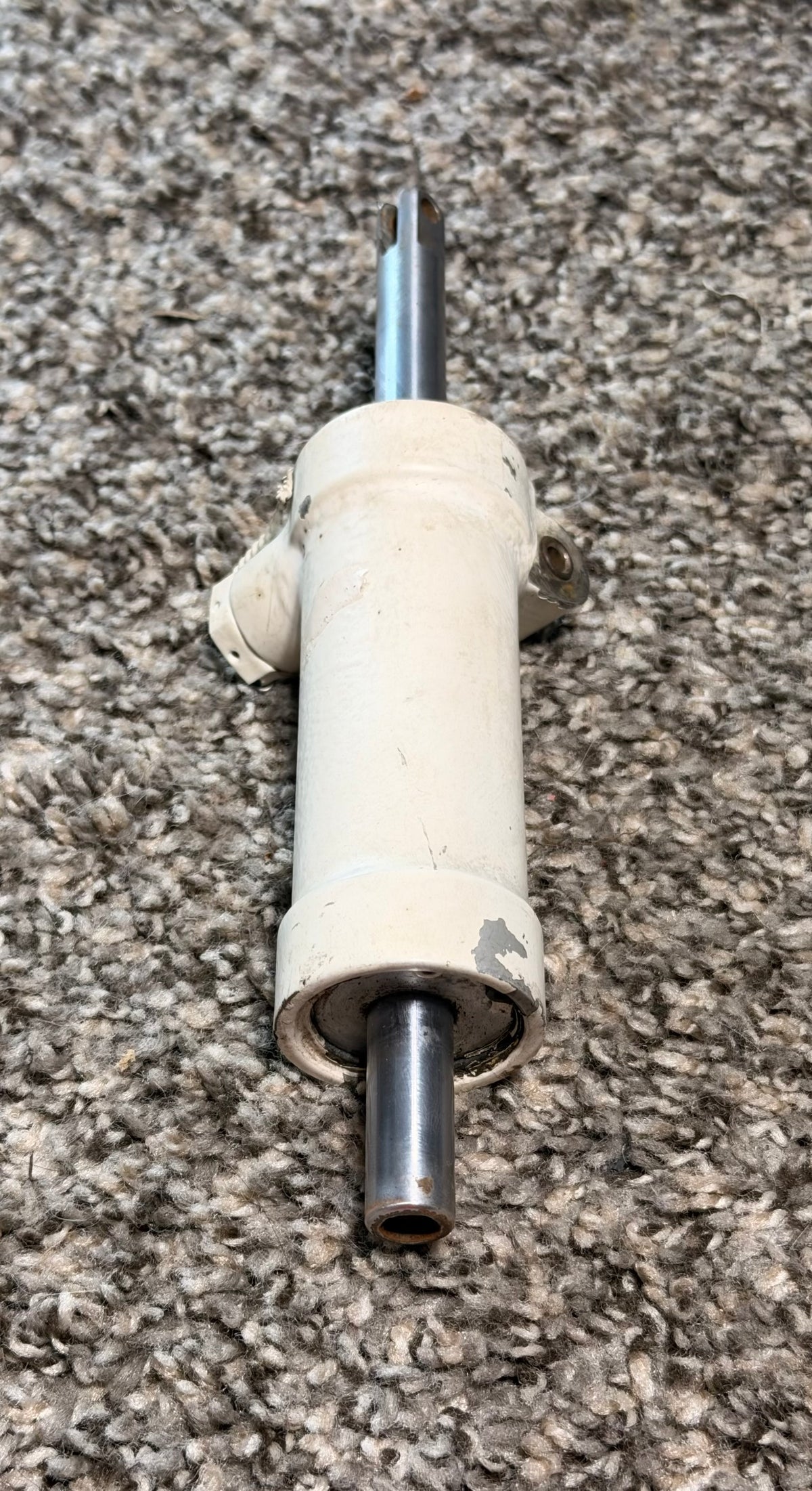 0842410-2 Cessna 421C Shimmy Dampener Assy