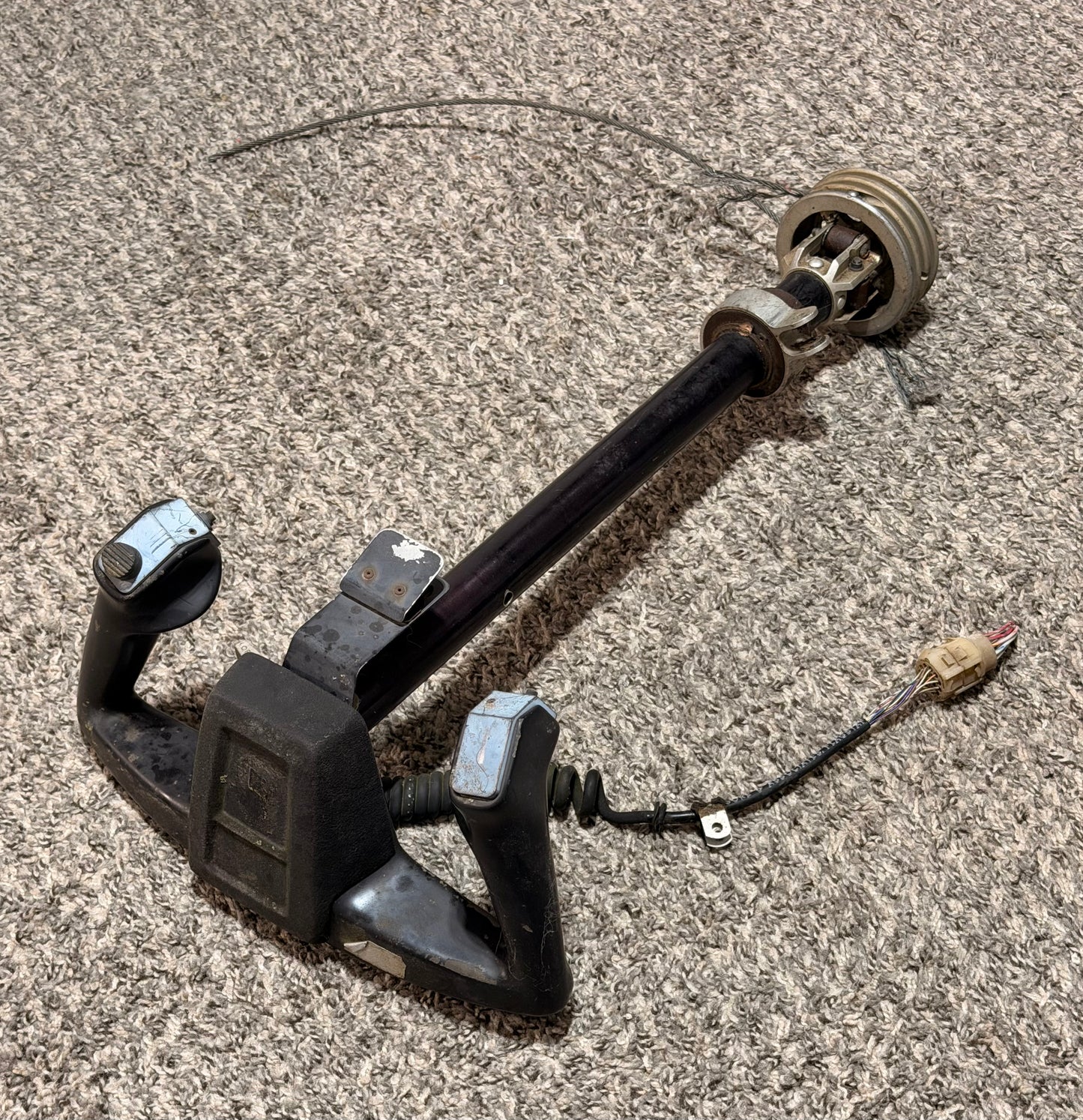 1260243-2 Cessna P210N Control Wheel Assembly W/ Mic Switch