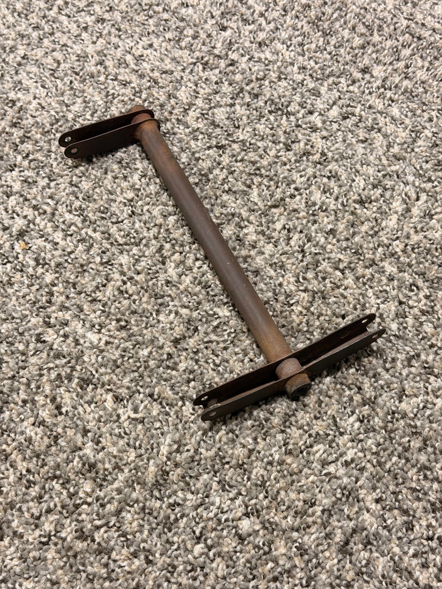 1217025-1 Cessna 210 Nose Gear Door Torque Tube Assy