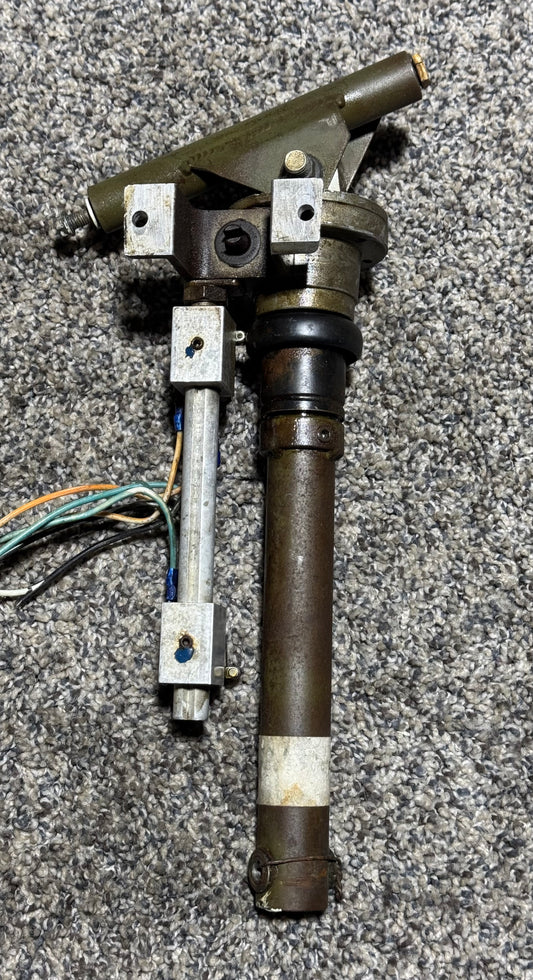 C301002-0116 C-182 Flap Actuator W/ Switch Bar