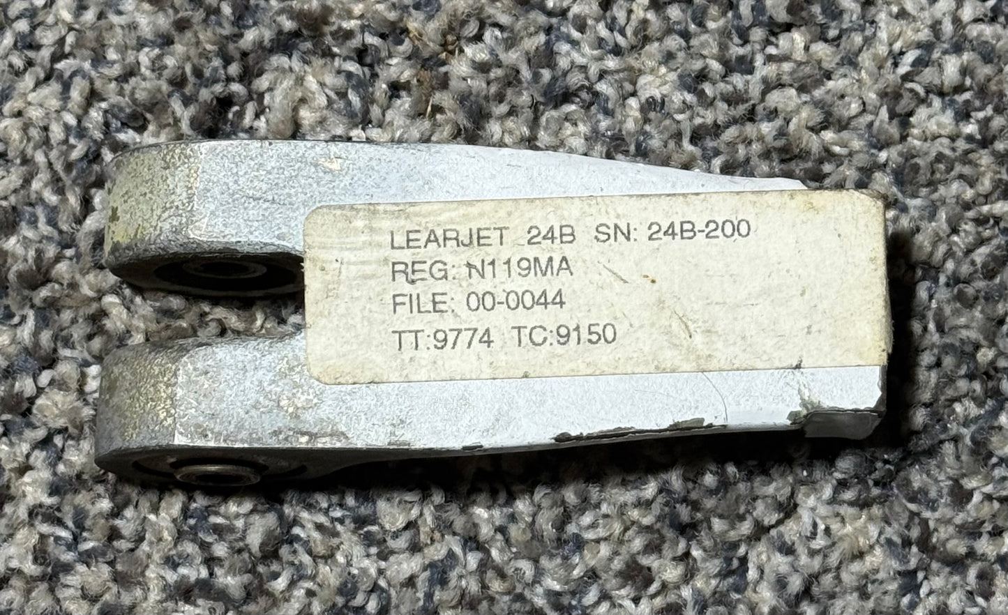 23245111-4 Learjet 25C Aileron Yoke LH