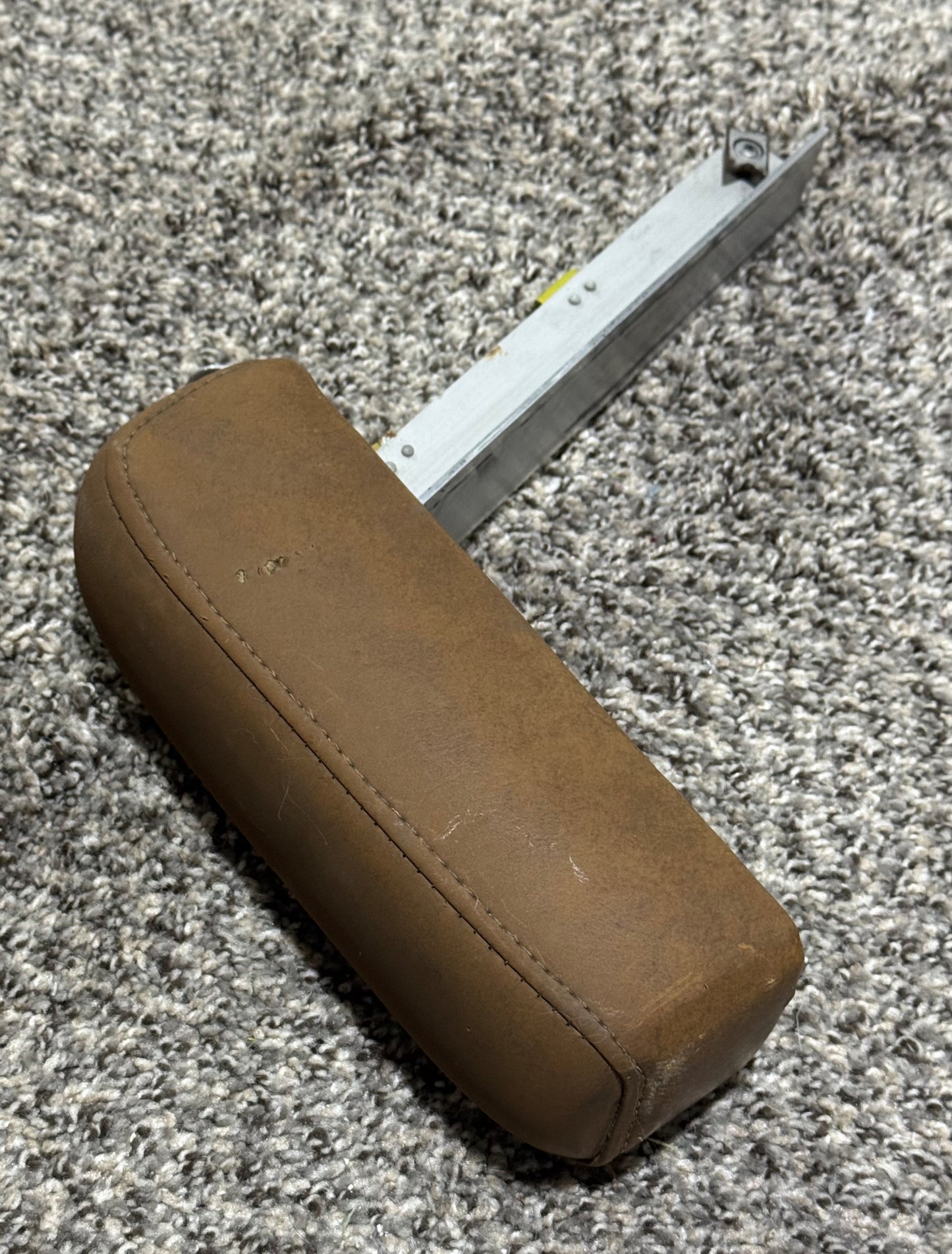 35-534372-89 Beechcraft 95-C55 Front Seat Center Armrest Assembly