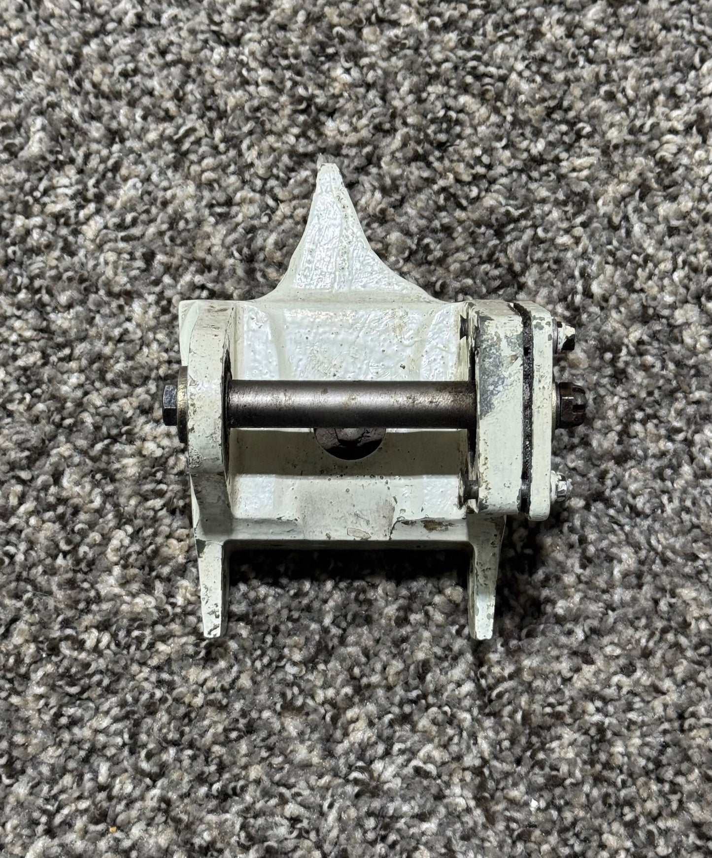 285-220401-7 Elevator Support LH Inboard Hinge