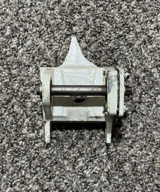 285-220401-7 Elevator Support LH Inboard Hinge