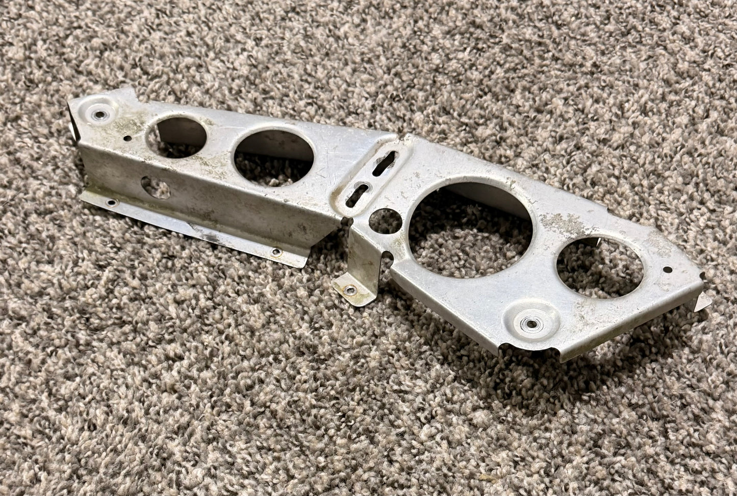 2113203-1 T210N Elevator Trim Chain Guard