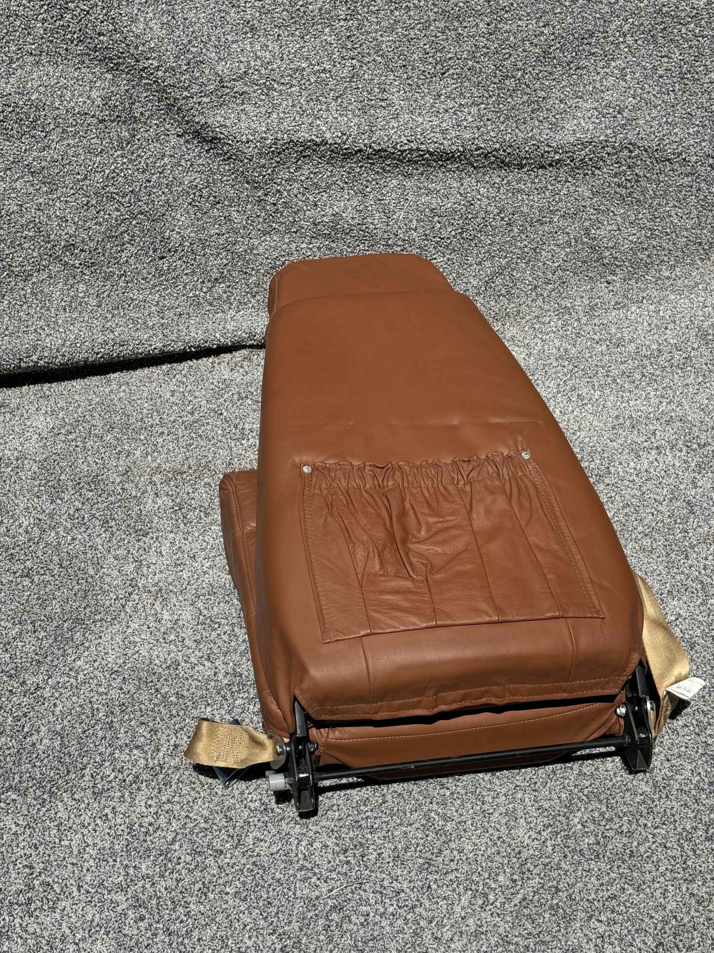 102 530095-70 Beech Baron 58P Seat Assy