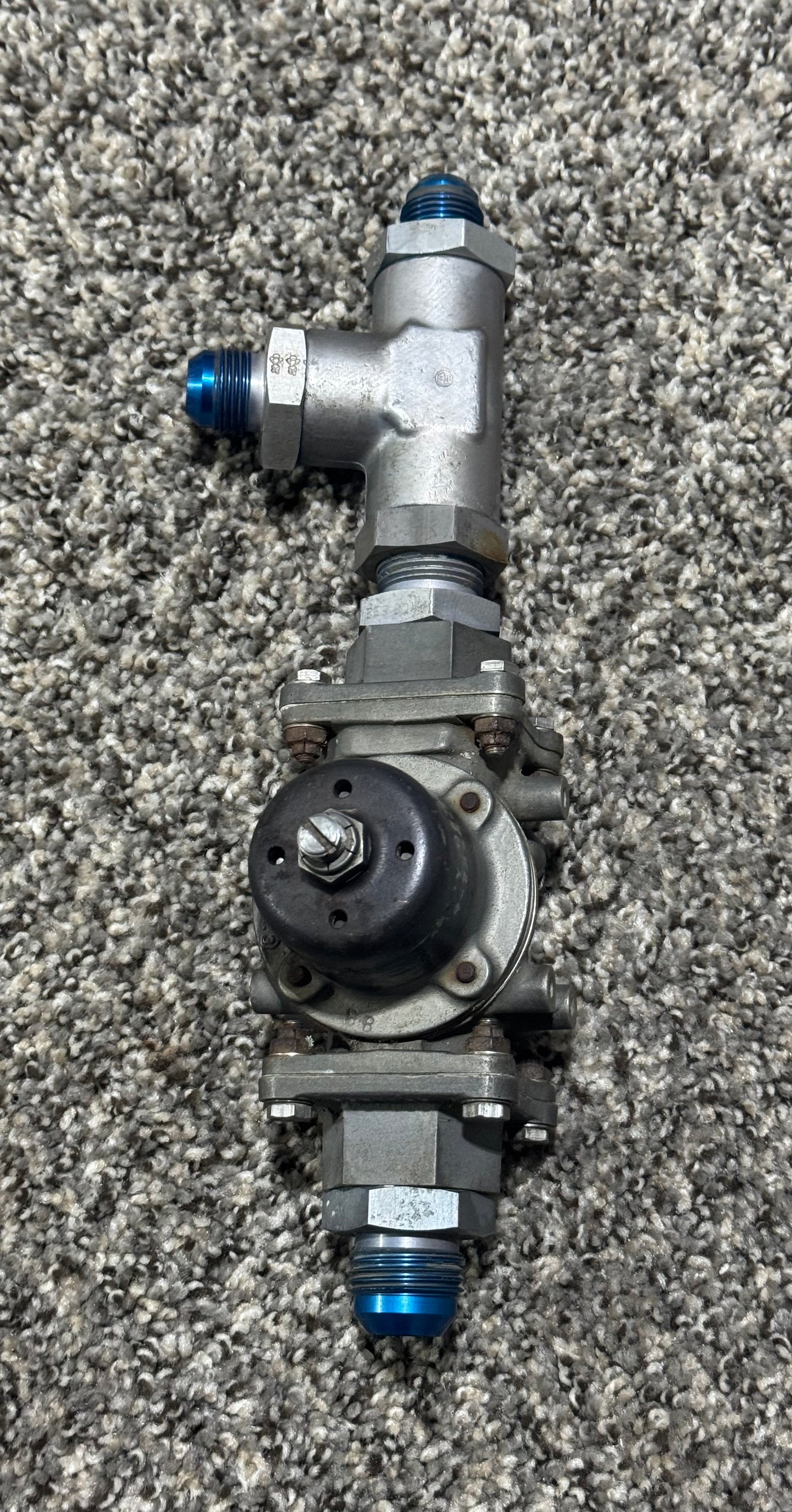 38E59-4A Bendix Regulator Relief Valve Assy W/ AN919 Tee