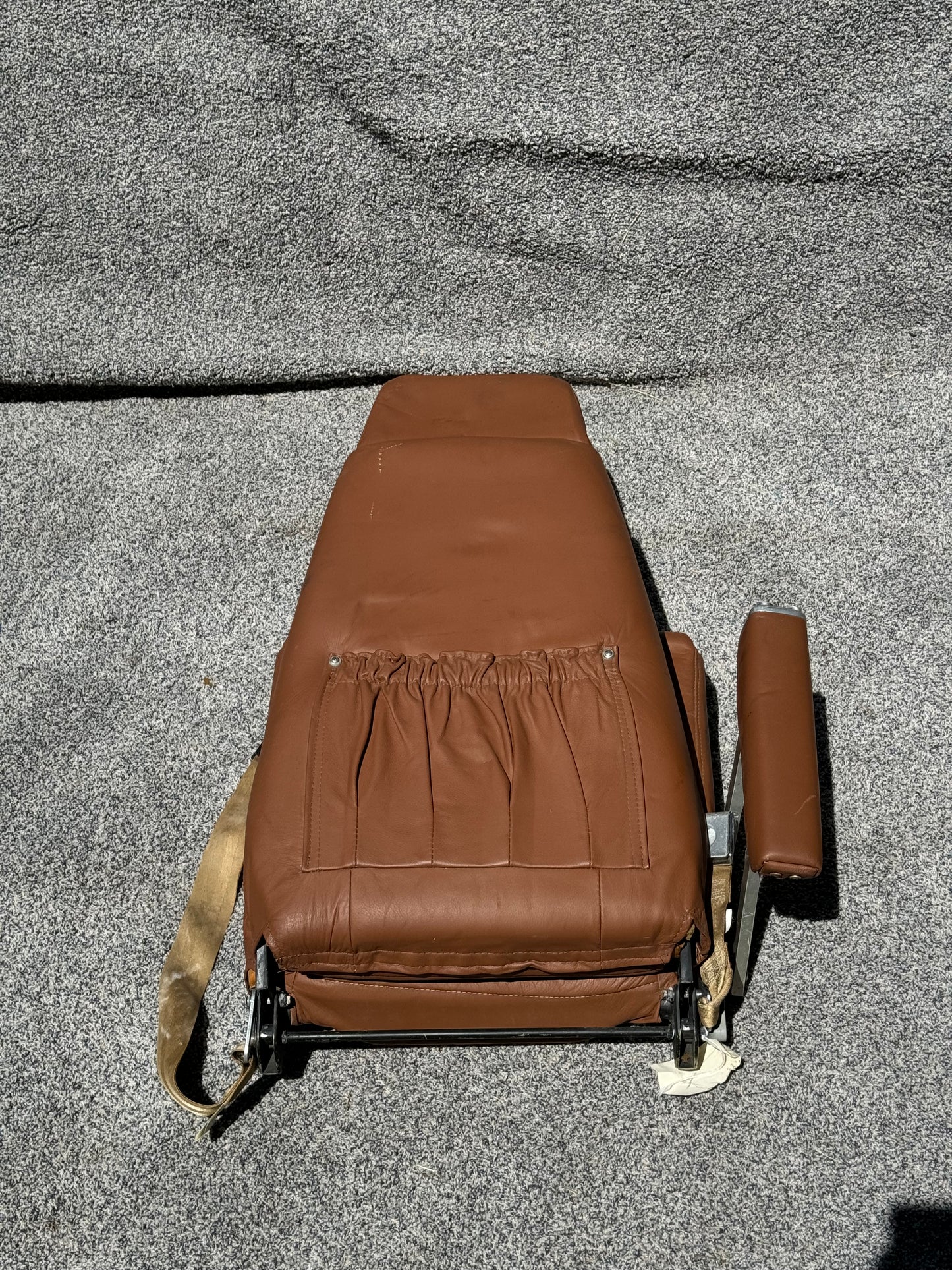 102 530095-53 Beech Baron 58P Seat Assy