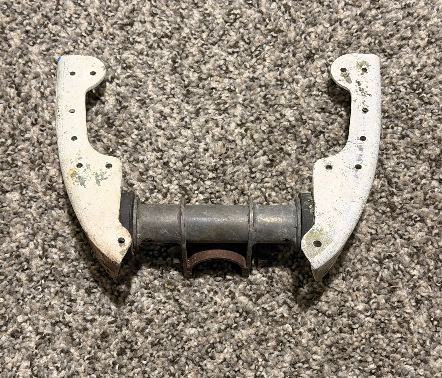 0712305-2/ 0712305-3 Cessna 180 Tail Gear Mount Casting Assembly With Bushing RH/LH Assembly