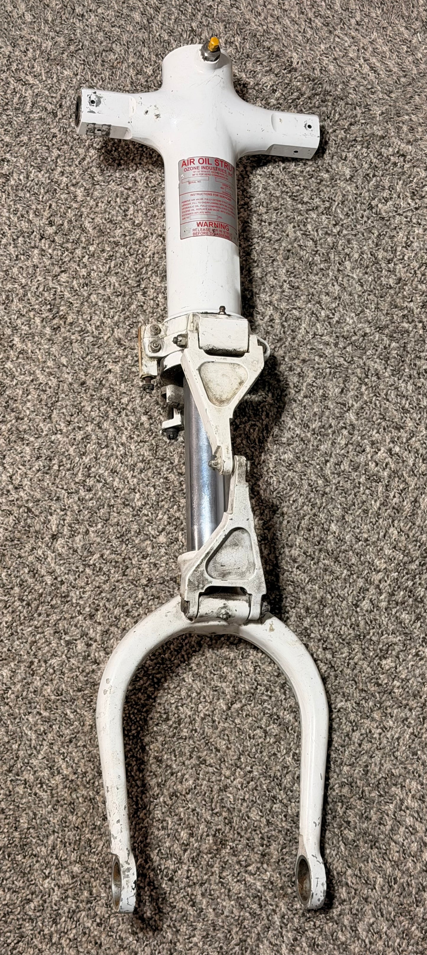 5750039 AeroCommander 500B Nose Landing Gear Steerable