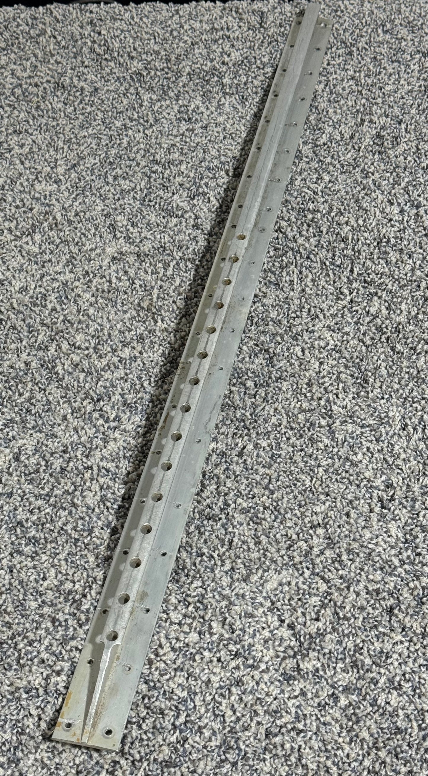 0710618-1 C-182 Seat Rail