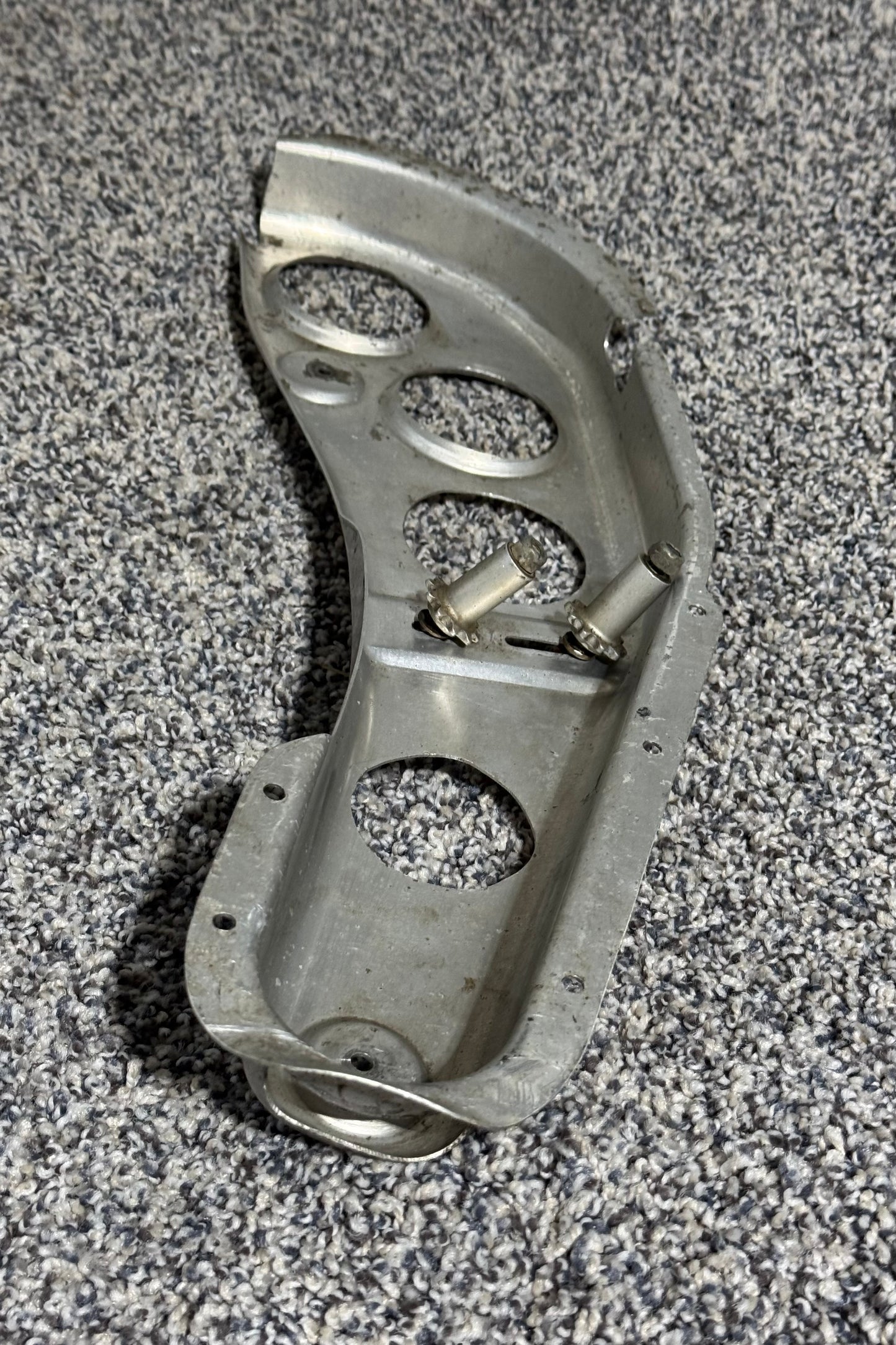 1261633-4 C210 Elevator Trim Chain Guard