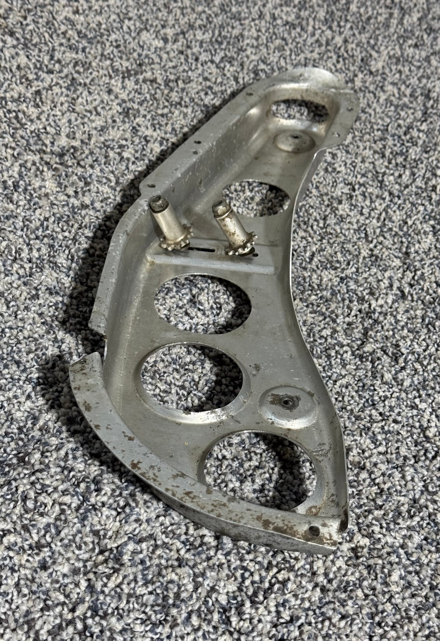 1261633-4 C210 Elevator Trim Chain Guard